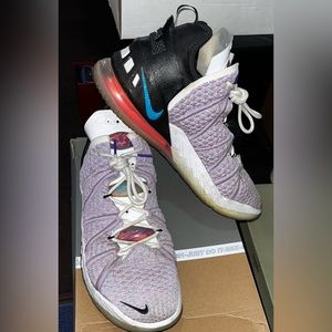 LEBRON JAMES SHOES XVIII (ORIGINAL BOX)